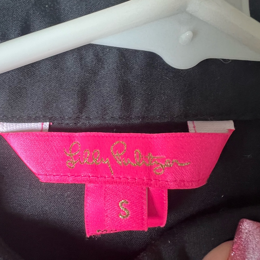 Lilly Pulitzer Small black button up - Picture 3 of 4
